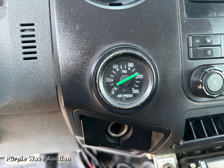 image for item FB5036 2011 Ford F-650 Super Duty utility / service truck