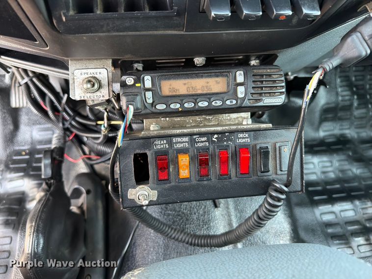 image for item FB5036 2011 Ford F-650 Super Duty utility / service truck