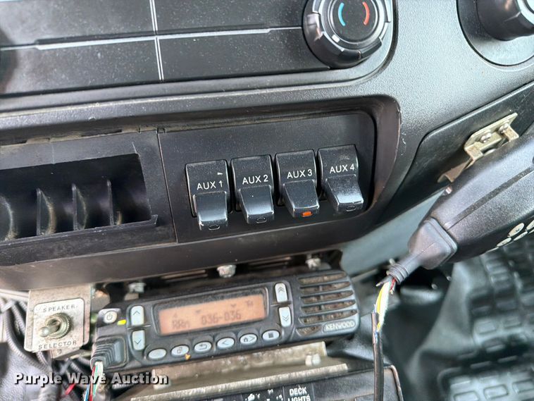 image for item FB5036 2011 Ford F-650 Super Duty utility / service truck
