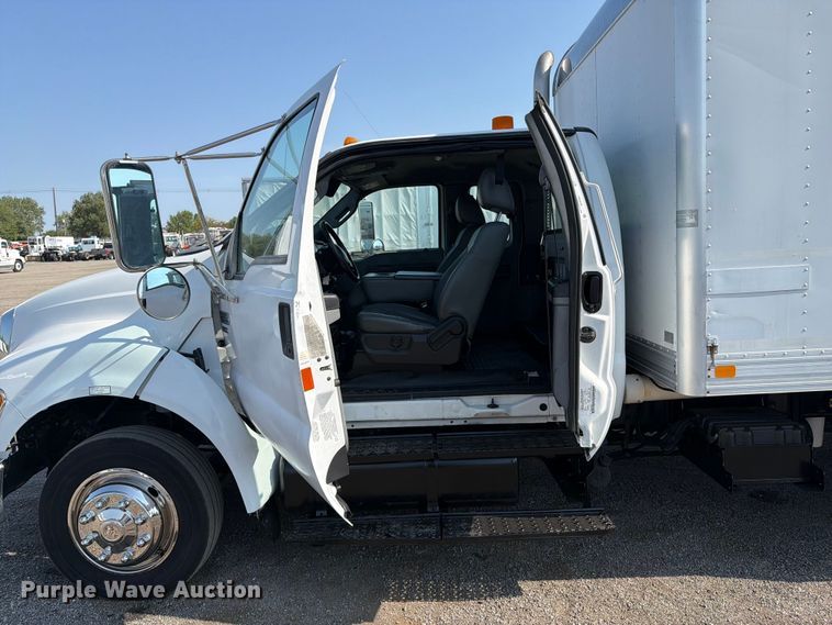 image for item FB5036 2011 Ford F-650 Super Duty utility / service truck