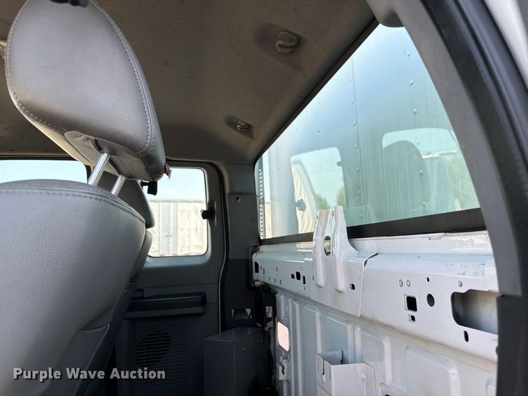 image for item FB5036 2011 Ford F-650 Super Duty utility / service truck
