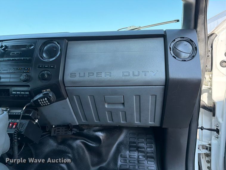 image for item FB5036 2011 Ford F-650 Super Duty utility / service truck