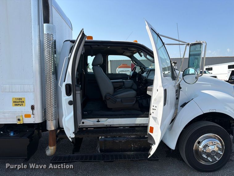 image for item FB5036 2011 Ford F-650 Super Duty utility / service truck