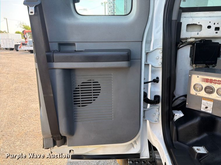 image for item FB5036 2011 Ford F-650 Super Duty utility / service truck