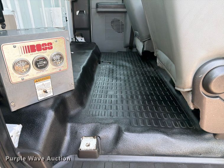 image for item FB5036 2011 Ford F-650 Super Duty utility / service truck