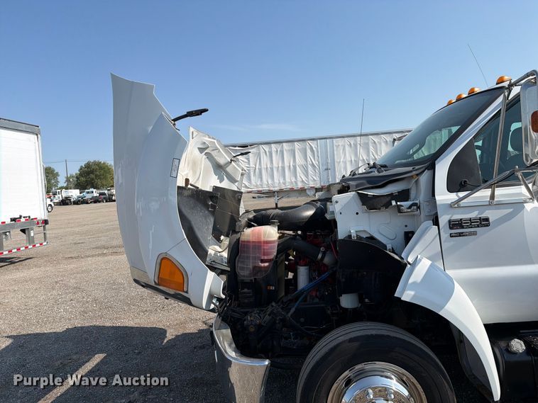 image for item FB5036 2011 Ford F-650 Super Duty utility / service truck