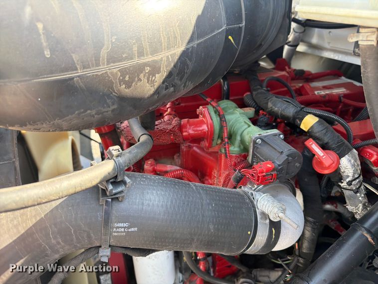 image for item FB5036 2011 Ford F-650 Super Duty utility / service truck