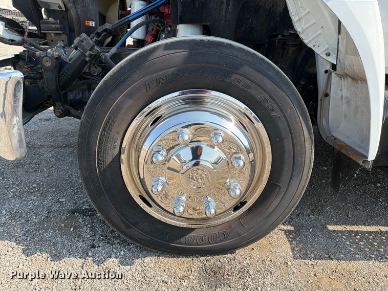 image for item FB5036 2011 Ford F-650 Super Duty utility / service truck