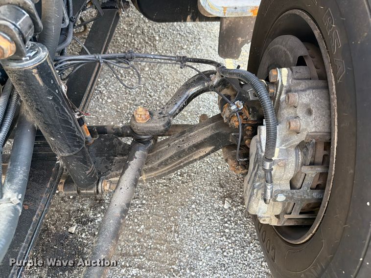image for item FB5036 2011 Ford F-650 Super Duty utility / service truck
