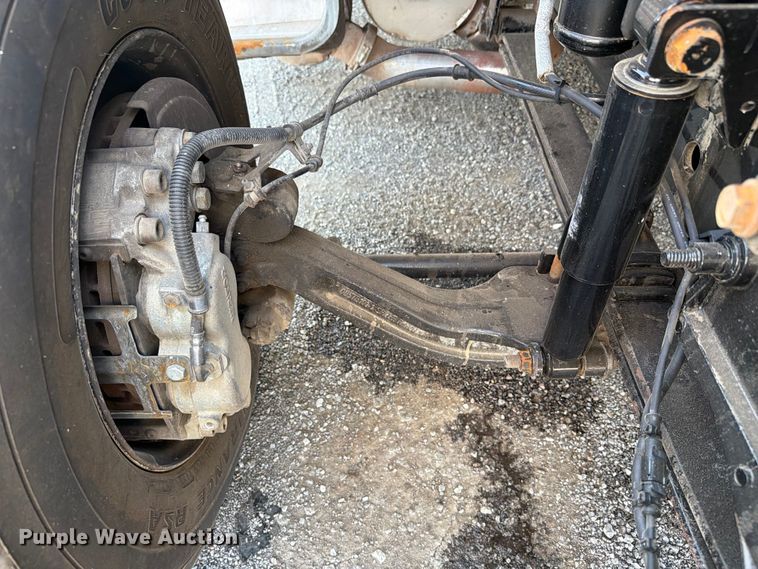 image for item FB5036 2011 Ford F-650 Super Duty utility / service truck