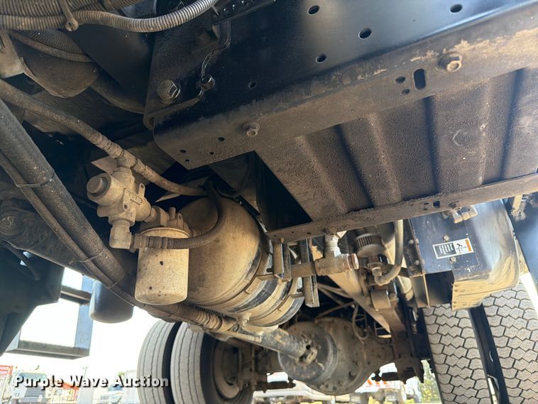 image for item FB5036 2011 Ford F-650 Super Duty utility / service truck