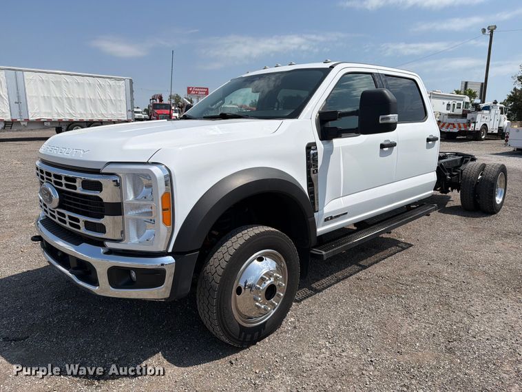 2023 Ford F550 super duty Crew Cab truck cab and chassis