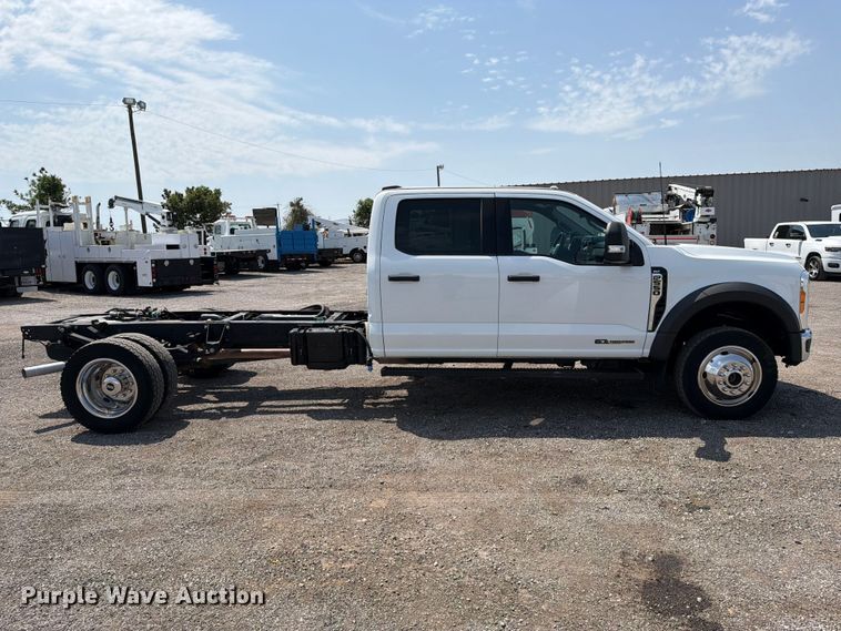 image for item FB5040 2023 Ford F550 super duty Crew Cab truck cab and chassis