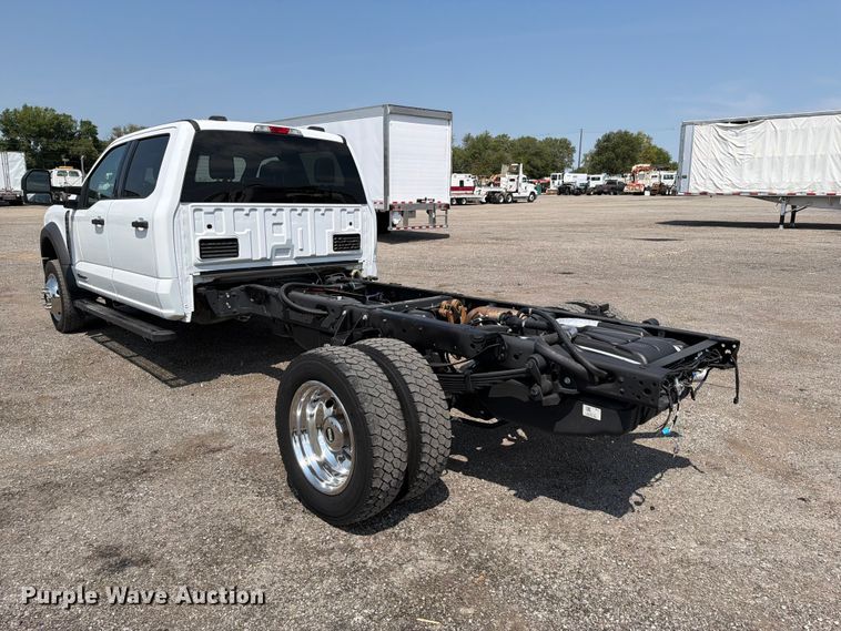 image for item FB5040 2023 Ford F550 super duty Crew Cab truck cab and chassis