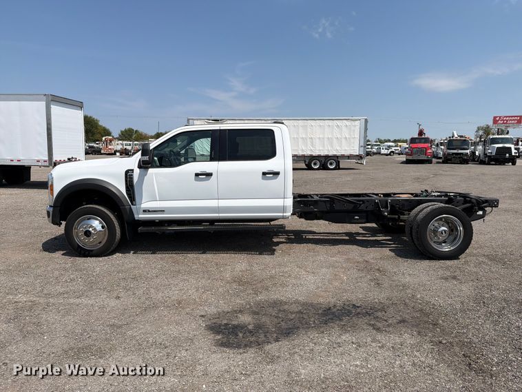 image for item FB5040 2023 Ford F550 super duty Crew Cab truck cab and chassis