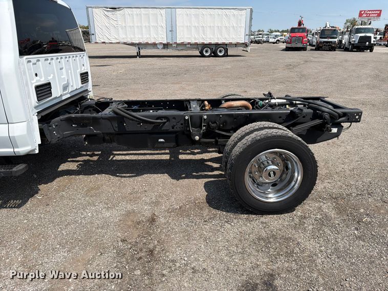 image for item FB5040 2023 Ford F550 super duty Crew Cab truck cab and chassis