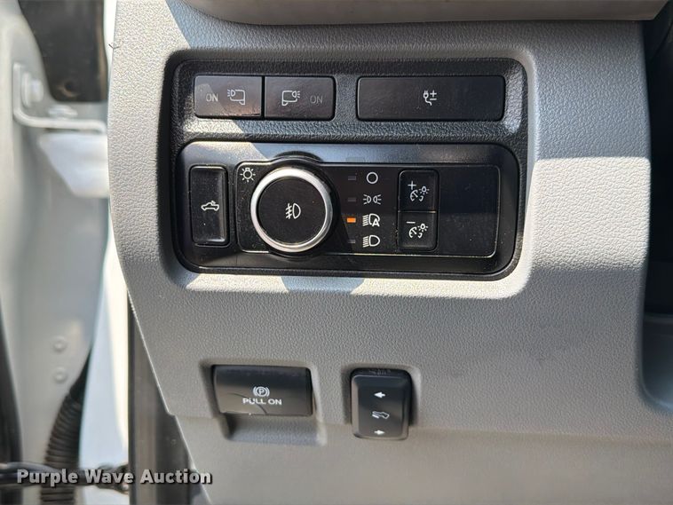 image for item FB5040 2023 Ford F550 super duty Crew Cab truck cab and chassis