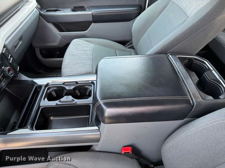 image for item FB5040 2023 Ford F550 super duty Crew Cab truck cab and chassis