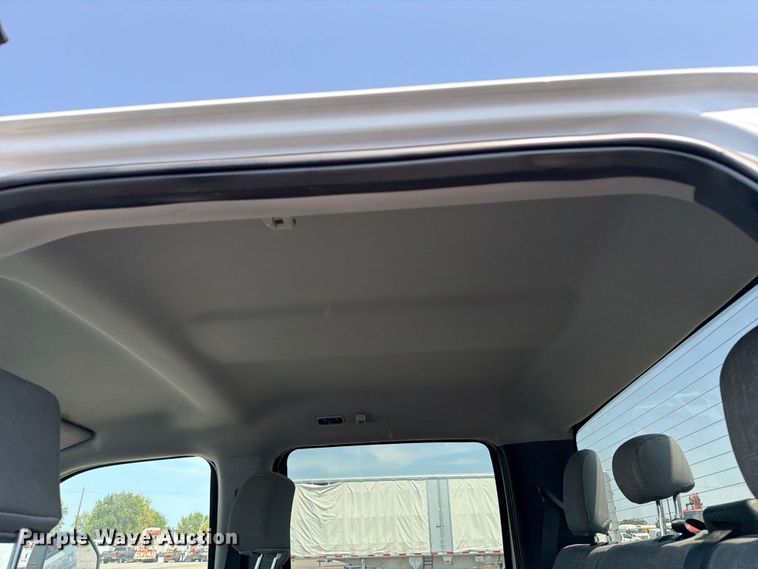 image for item FB5040 2023 Ford F550 super duty Crew Cab truck cab and chassis