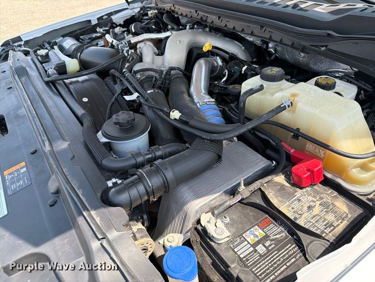 image for item FB5040 2023 Ford F550 super duty Crew Cab truck cab and chassis
