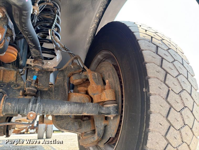 image for item FB5040 2023 Ford F550 super duty Crew Cab truck cab and chassis
