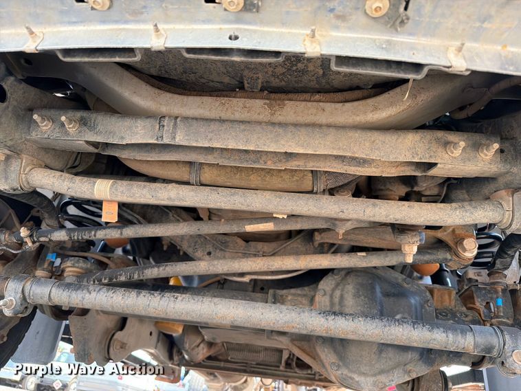 image for item FB5040 2023 Ford F550 super duty Crew Cab truck cab and chassis