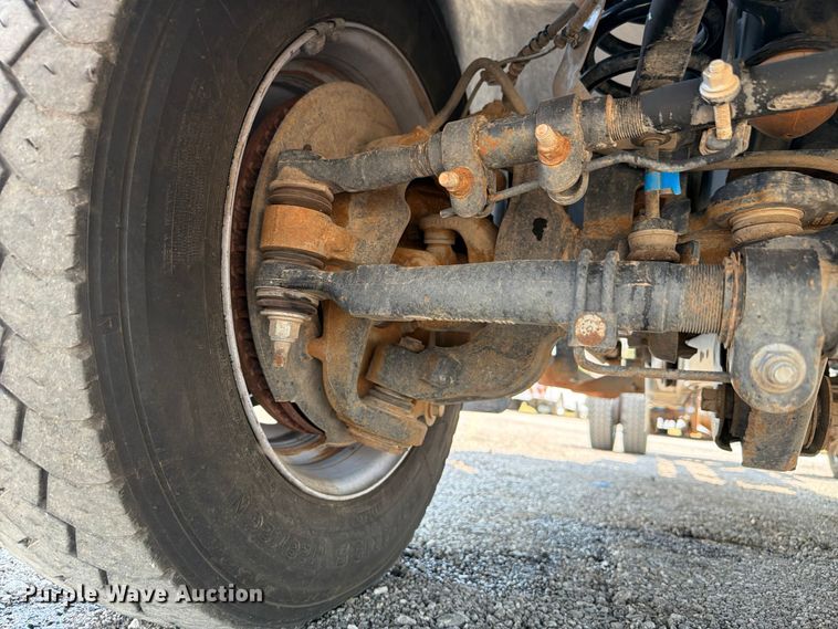 image for item FB5040 2023 Ford F550 super duty Crew Cab truck cab and chassis