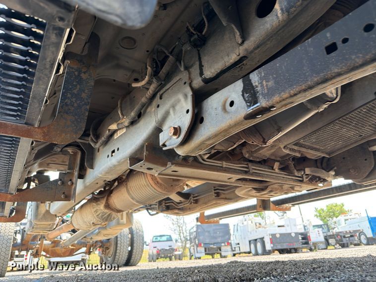 image for item FB5040 2023 Ford F550 super duty Crew Cab truck cab and chassis