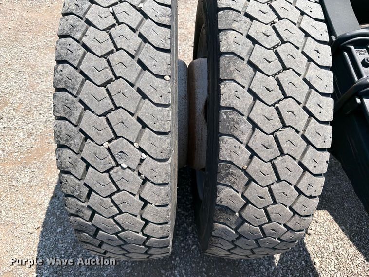 image for item FB5040 2023 Ford F550 super duty Crew Cab truck cab and chassis
