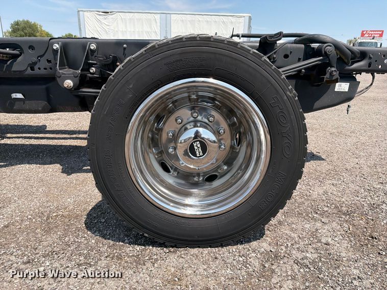 image for item FB5040 2023 Ford F550 super duty Crew Cab truck cab and chassis