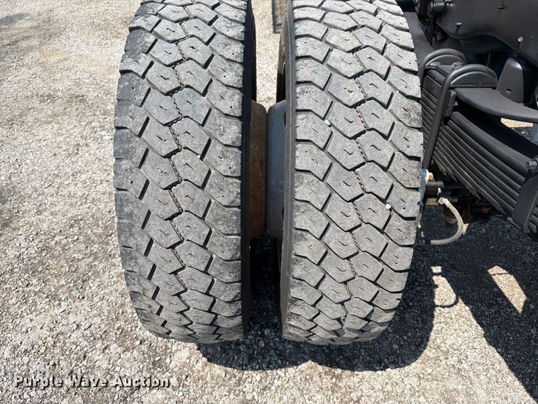 image for item FB5040 2023 Ford F550 super duty Crew Cab truck cab and chassis