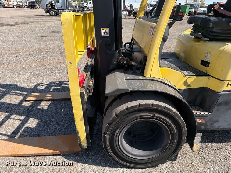 image for item FB5066 1993 Hyster 100 Fortis forklift