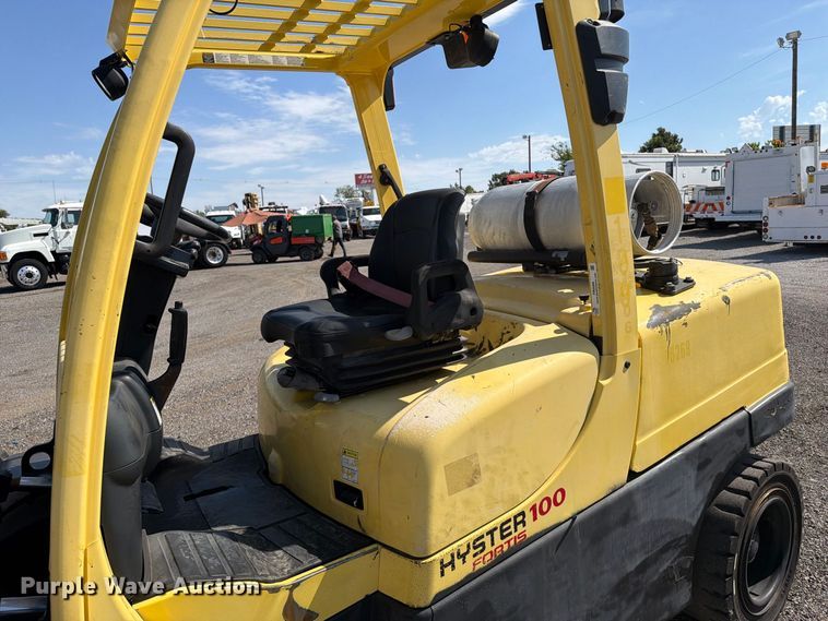 image for item FB5066 1993 Hyster 100 Fortis forklift