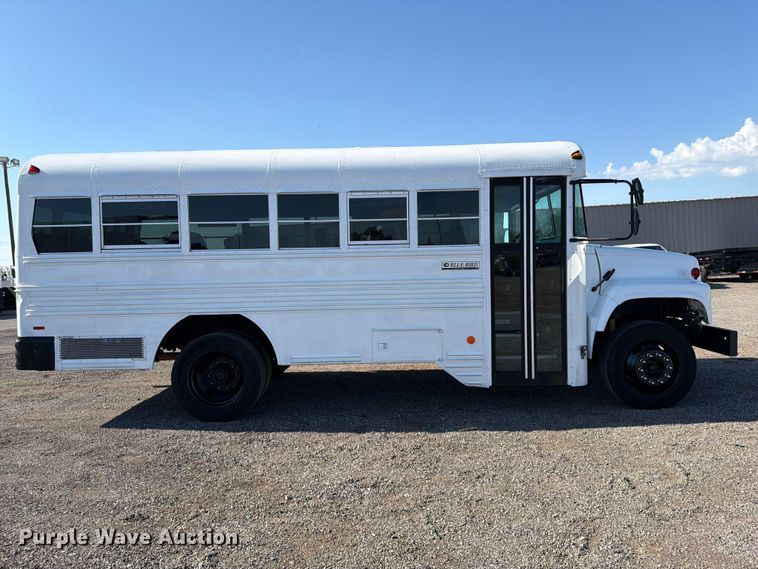 image for item FB5071 2000 Chevrolet B7 school bus