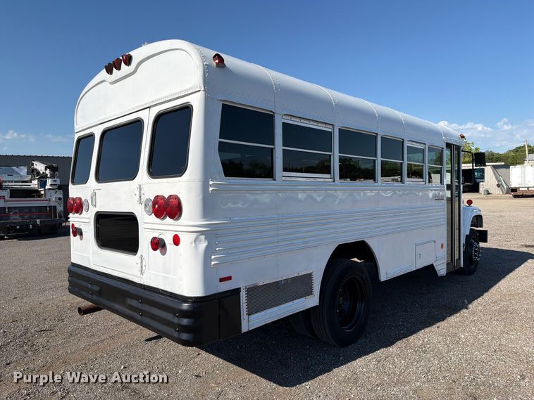 image for item FB5071 2000 Chevrolet B7 school bus