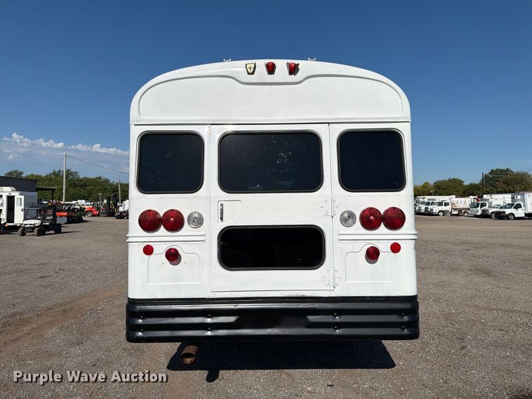 image for item FB5071 2000 Chevrolet B7 school bus