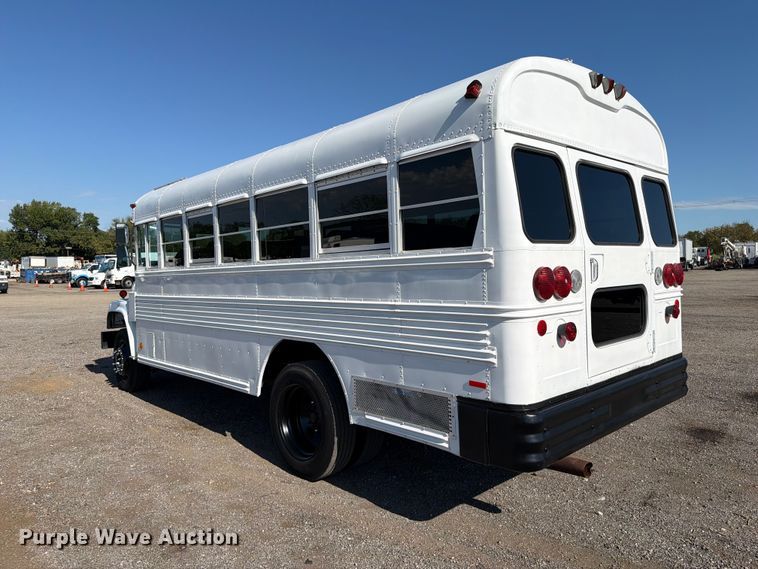image for item FB5071 2000 Chevrolet B7 school bus