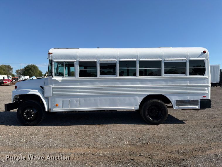 image for item FB5071 2000 Chevrolet B7 school bus