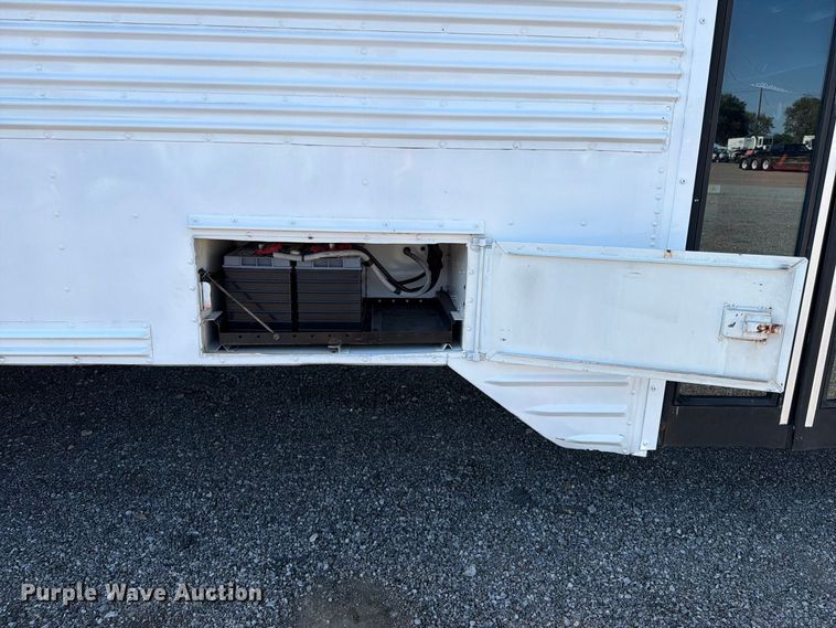 image for item FB5071 2000 Chevrolet B7 school bus