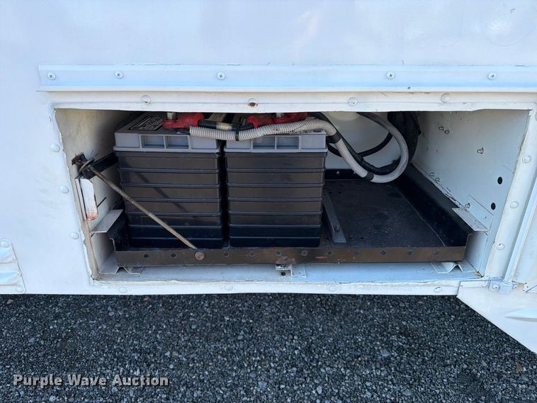 image for item FB5071 2000 Chevrolet B7 school bus