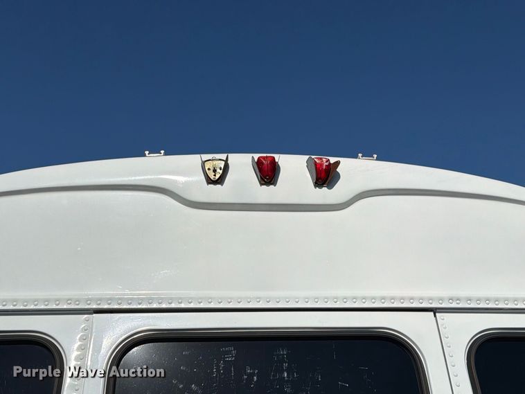 image for item FB5071 2000 Chevrolet B7 school bus
