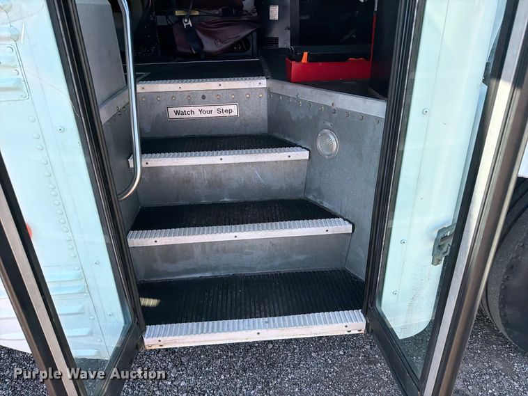 image for item FB5071 2000 Chevrolet B7 school bus