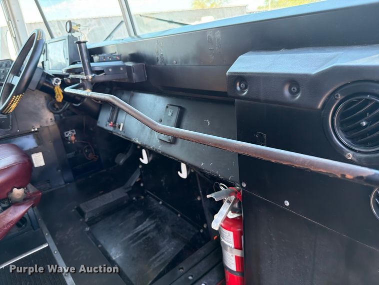 image for item FB5071 2000 Chevrolet B7 school bus
