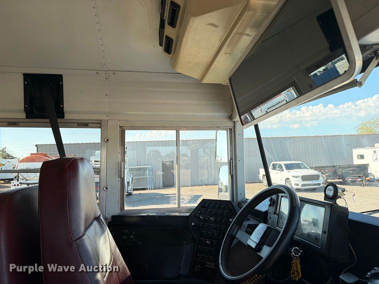 image for item FB5071 2000 Chevrolet B7 school bus