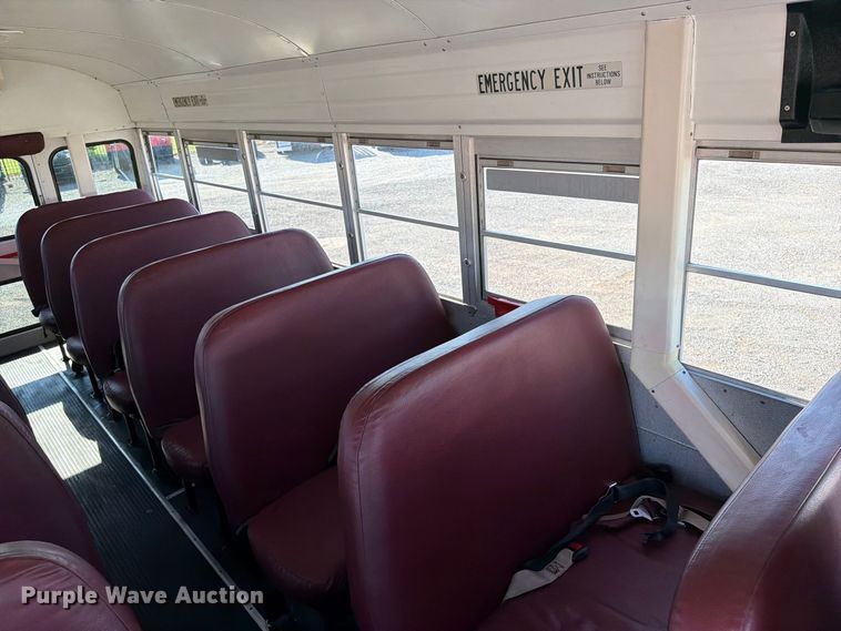 image for item FB5071 2000 Chevrolet B7 school bus