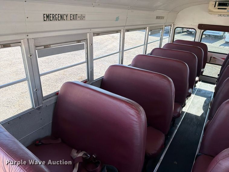 image for item FB5071 2000 Chevrolet B7 school bus