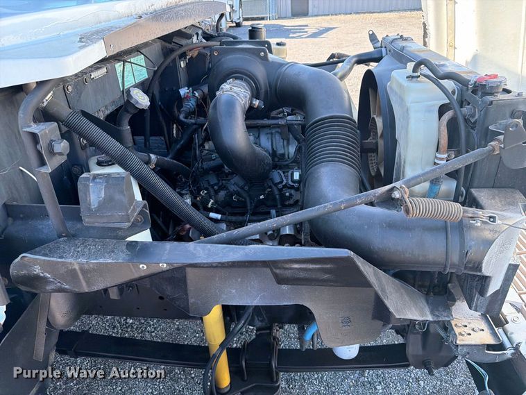 image for item FB5071 2000 Chevrolet B7 school bus