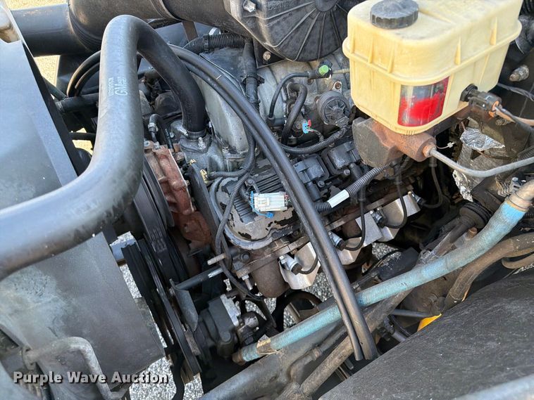 image for item FB5071 2000 Chevrolet B7 school bus