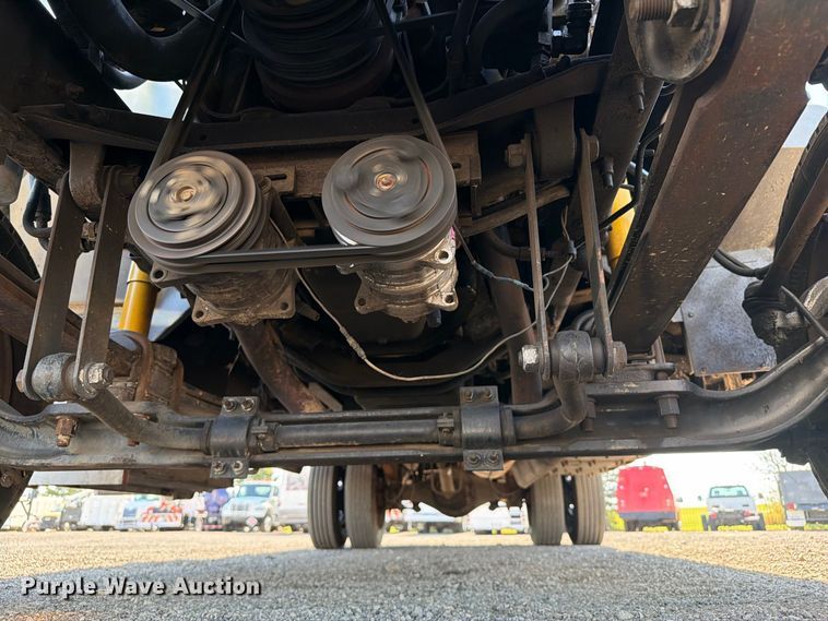 image for item FB5071 2000 Chevrolet B7 school bus