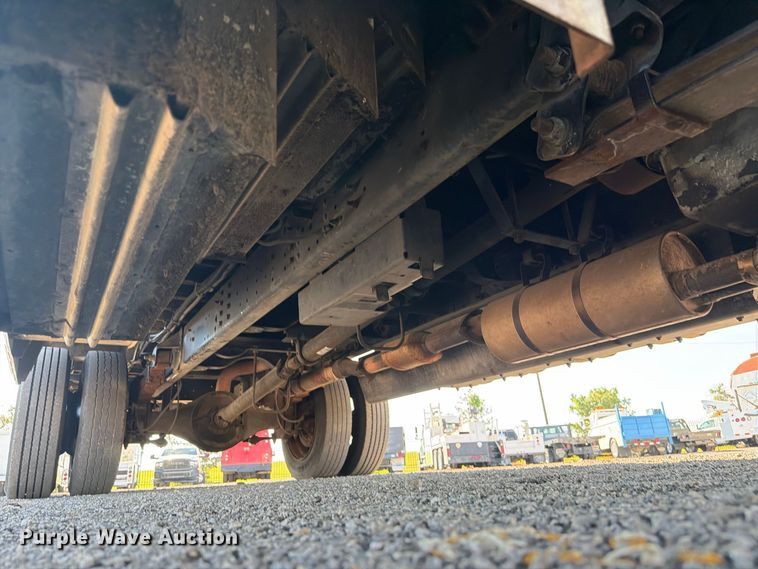 image for item FB5071 2000 Chevrolet B7 school bus